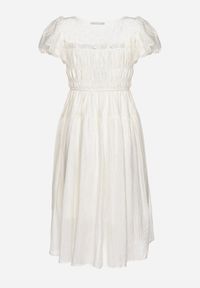 Born2be - Jasnobeżowa Rozkloszowana Sukienka z Bufiastymi Rękawami i Marszczoną Górą Vikkasha. Okazja: na co dzień. Kolor: beżowy. Typ sukienki: proste. Styl: elegancki, casual, retro #5