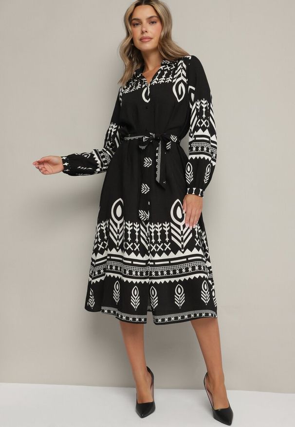 Born2be - Czarna Sukienka Koszulowa w Etno Wzór z Paskiem Avierira. Okazja: na co dzień. Kolor: czarny. Materiał: wiskoza, materiał. Typ sukienki: koszulowe. Styl: etno