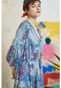 medicine - Medicine sukienka kolor niebieski maxi rozkloszowana. Kolor: niebieski. Materiał: tkanina. Typ sukienki: rozkloszowane. Długość: maxi #3