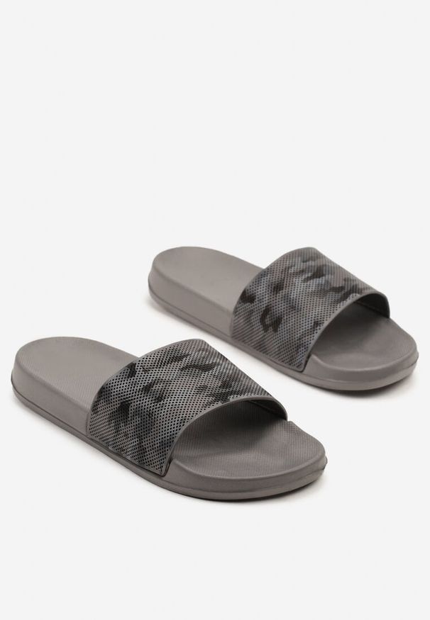 Born2be - Szare Klapki ze Wzorem Moro Ivelio. Okazja: na co dzień. Kolor: szary. Materiał: jeans. Wzór: moro. Styl: casual
