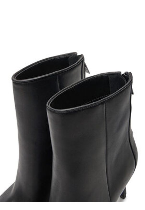 Guess Botki Feyly FLDFEY LEA10 Czarny. Kolor: czarny. Materiał: skóra