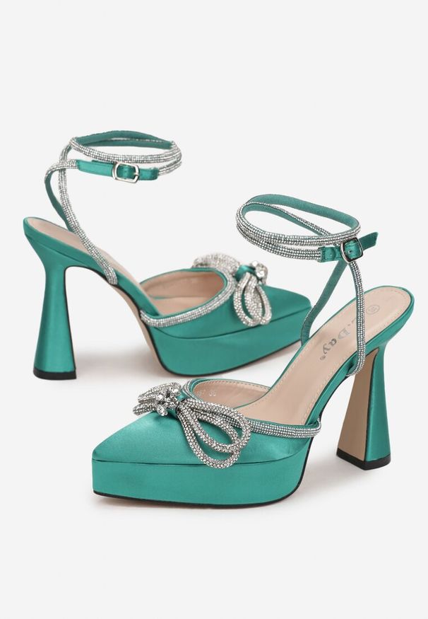 Renee - Zielone Sandały na Klepsydrowym Obcasie i Platformie z Kokardką Kirsi. Kolor: zielony. Materiał: satyna, jedwab. Wzór: aplikacja. Sezon: lato. Obcas: na obcasie. Styl: wizytowy. Wysokość obcasa: średni