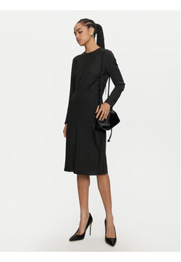Calvin Klein Sukienka codzienna K20K207683 Czarny Regular Fit. Okazja: na co dzień. Kolor: czarny. Materiał: syntetyk. Typ sukienki: proste. Styl: casual