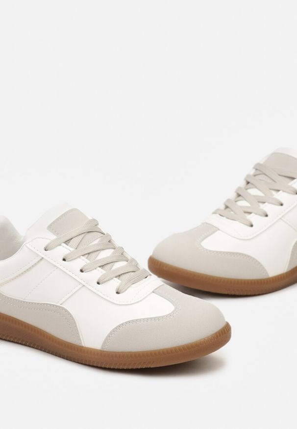 Renee - Biało-Szare Sneakersy z Ozdobnymi Przeszyciami przed Kostkę Redala. Wysokość cholewki: przed kostkę. Kolor: biały