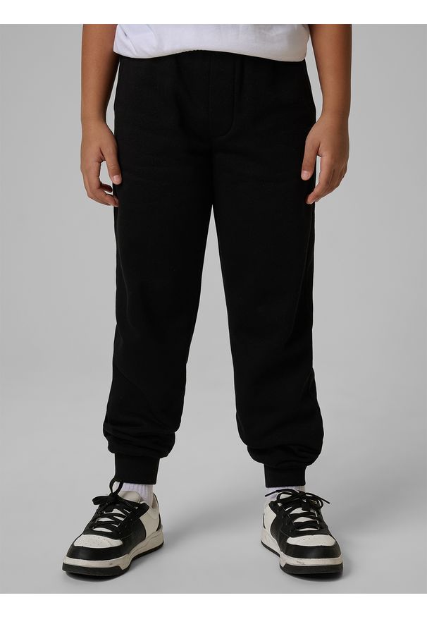 4f - 4F Spodnie dresowe joggery chłopięce - czarne 158 (12-13 lat). Okazja: na co dzień. Kolor: czarny. Materiał: dresówka. Sezon: lato. Styl: casual, sportowy
