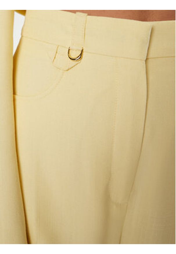 JACQUEMUS Spodnie materiałowe 24E241PA003 Żółty Regular Fit. Kolor: żółty. Materiał: wiskoza