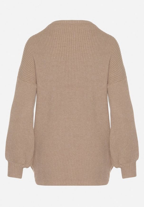 Born2be - Beżowy Sweter z Wiskozą Zdobiony Ściągaczem z Boku Titaneva. Kolor: beżowy. Materiał: wiskoza. Długość rękawa: długi rękaw. Długość: długie. Wzór: aplikacja. Styl: elegancki