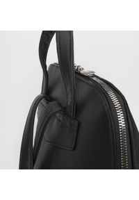 Wittchen - Damski plecak z nitami. Kolor: czarny. Materiał: skóra ekologiczna. Wzór: paski. Styl: rockowy, sportowy #2