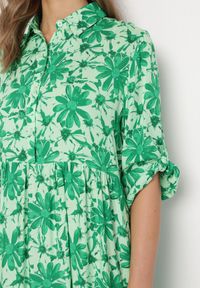 Born2be - Zielona Sukienka Maxi w Kwiatowy Wzór z Koszulową Górą Lithaia. Kolor: zielony. Długość rękawa: długi rękaw. Wzór: kwiaty. Sezon: wiosna, lato. Typ sukienki: koszulowe. Długość: maxi #3