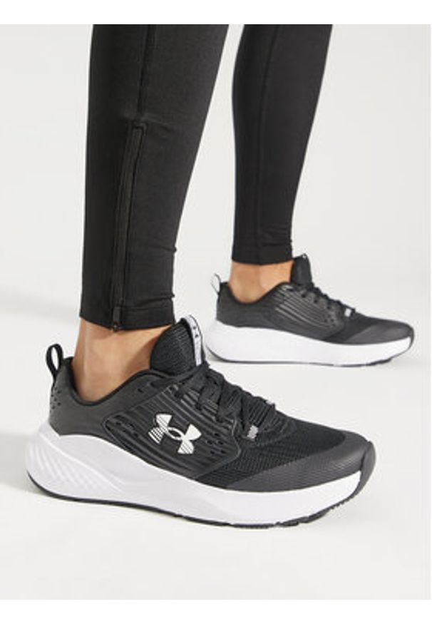 Under Armour Buty na siłownię Ua Charged Commit Tr 4 3026017-004 Czarny. Kolor: czarny. Materiał: skóra. Sport: fitness