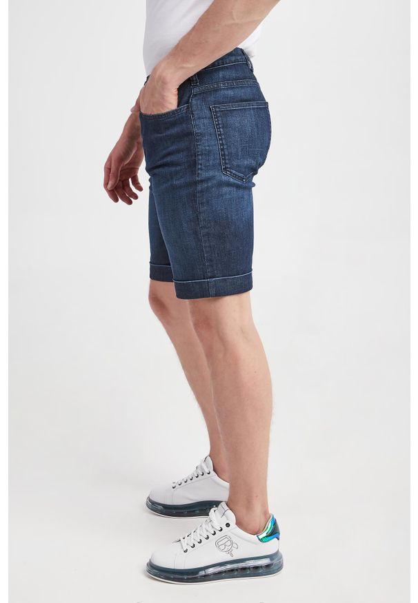Emporio Armani - Spodenki Jeansowe męskie EMPORIO ARMANI. Materiał: jeans