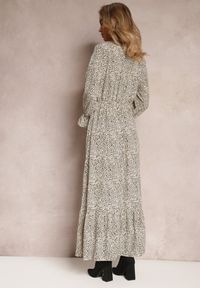 Renee - Biała Sukienka Endomela. Typ kołnierza: dekolt w serek. Kolor: biały. Długość rękawa: długi rękaw. Wzór: aplikacja. Styl: boho. Długość: maxi