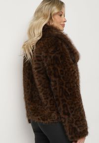 Born2be - Brązowa Kurtka Futerko w Panterkę z Wsuwanymi Kieszeniami Nelaella. Okazja: na co dzień. Kolor: brązowy. Materiał: futro. Wzór: motyw zwierzęcy. Styl: casual, elegancki #4