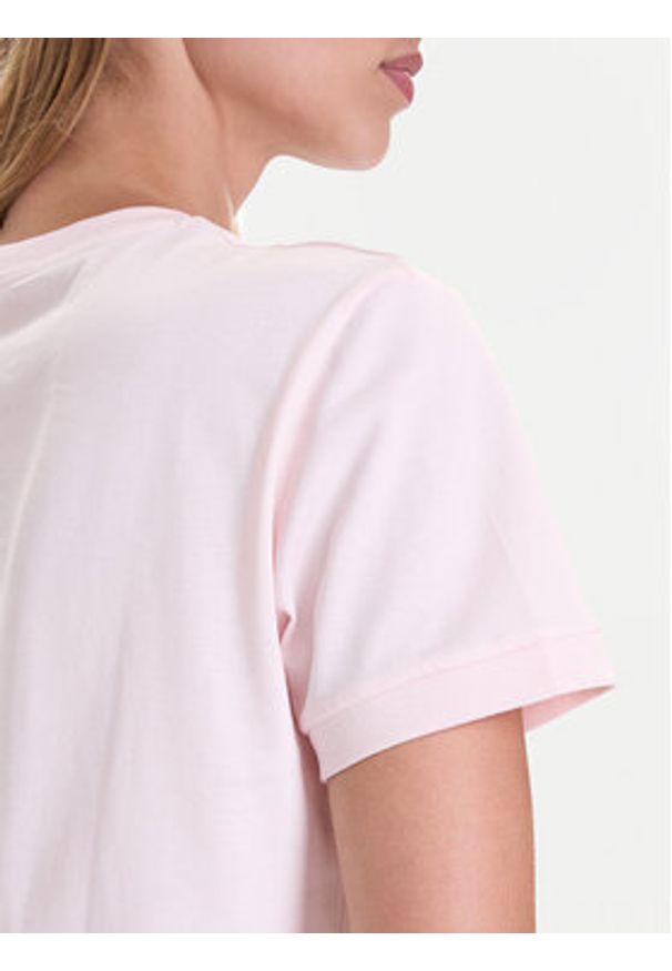 Guess T-Shirt V5BI16 K8FQ4 Różowy Regular Fit. Kolor: różowy. Materiał: bawełna