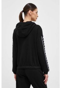 Kappa bluza damska kolor czarny z kapturem z aplikacją. Typ kołnierza: kaptur. Kolor: czarny. Długość rękawa: długi rękaw. Długość: długie. Wzór: aplikacja #5