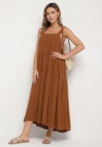 Born2be - Brązowa Sukienka o Rozkloszowanym Kroju z Wiązaniem z Tyłu Savinelle. Okazja: na imprezę, na co dzień. Kolor: brązowy. Styl: elegancki, casual #4