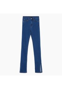 Cropp - Jeansy high waist - Niebieski. Stan: podwyższony. Kolor: niebieski