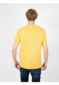 Pepe Jeans T-shirt "Treyson" | PM508536 | Treyson | Mężczyzna | Żółty. Okazja: na co dzień. Kolor: żółty. Materiał: bawełna. Wzór: aplikacja. Styl: casual #5