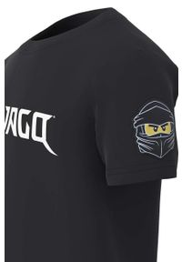 LEGO - Lego t-shirt bawełniany dziecięcy x Ninjago kolor czarny z nadrukiem. Kolor: czarny. Materiał: bawełna. Wzór: nadruk #2