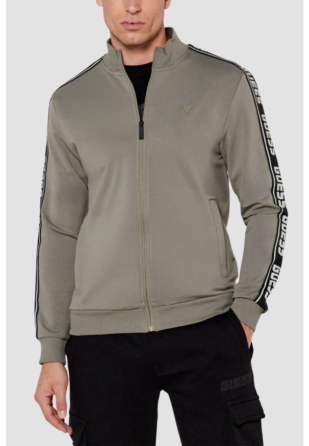 Guess - GUESS Zielona męska bluza z lampasami New Arlo. Kolor: zielony