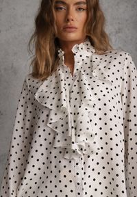 Renee - Biała Falbaniasta Koszula z Wiskozy w Kropki ze Stójką Aegista. Typ kołnierza: kołnierzyk stójkowy. Kolor: biały. Materiał: wiskoza. Wzór: kropki #4