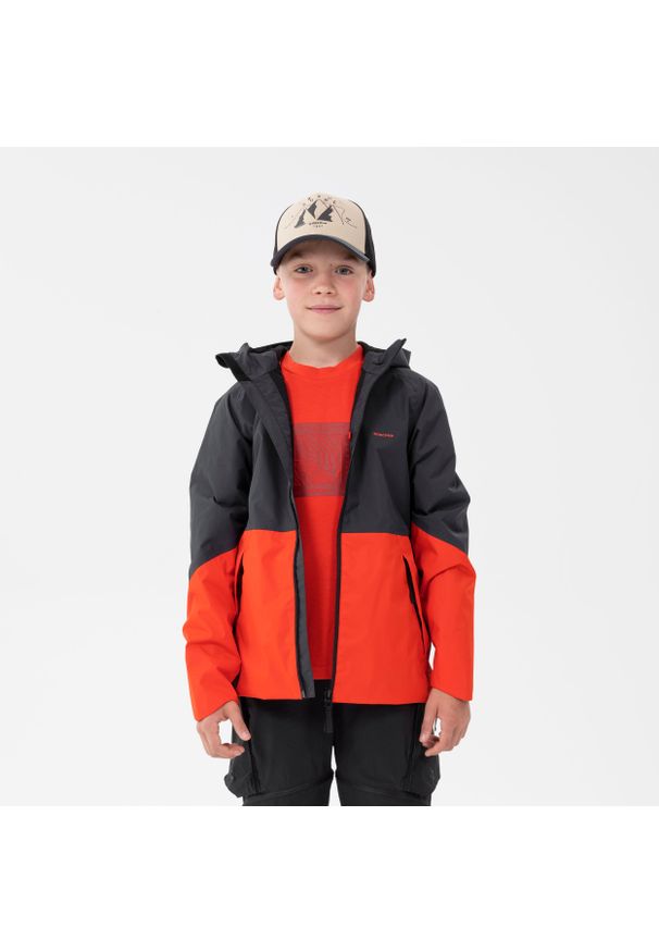 quechua - Kurtka turystyczna dla dzieci Quechua MH500 wodoodporna. Kolor: czerwony, szary, wielokolorowy. Materiał: poliester, poliamid, materiał. Sezon: lato. Styl: sportowy. Sport: outdoor, turystyka piesza