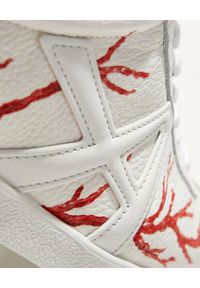 AQUAZZURA - Białe sneakersy The A Sneakers. Nosek buta: okrągły. Kolor: biały. Materiał: guma. Wzór: aplikacja. Obcas: na płaskiej podeszwie #4