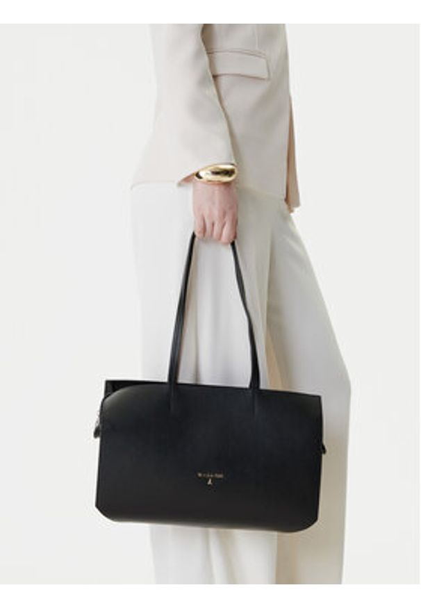 Patrizia Pepe Torebka 8B0236/L001-K470 Czarny. Kolor: czarny. Materiał: skórzane