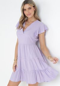 Born2be - Fioletowa Gładka Sukienka Mini Taliowana z Falbankami Wokół Ramion Zynnas. Typ kołnierza: kołnierz z falbankami. Kolor: fioletowy. Wzór: gładki. Sezon: lato. Długość: mini #1