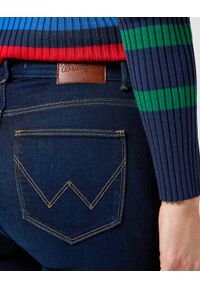 Wrangler - WRANGLER DAMSKIE SPODNIE JENSOWE SLIM ILLUSION 112356385