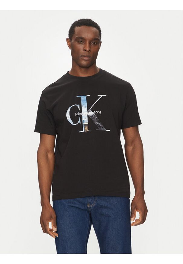 Calvin Klein Jeans T-Shirt Photo Monogram J30J327483 Czarny Regular Fit. Kolor: czarny. Materiał: bawełna