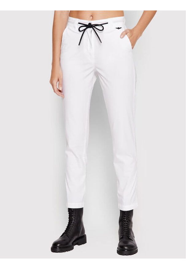 Białe spodnie związywane sznurkiem Aeronautica Militare. Kolor: biały. Materiał: bawełna, elastan
