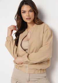 Born2be - Beżowa Bluza Bomberka z Kieszeniami z Kaplami Bervialia. Kolekcja: plus size. Kolor: beżowy #6