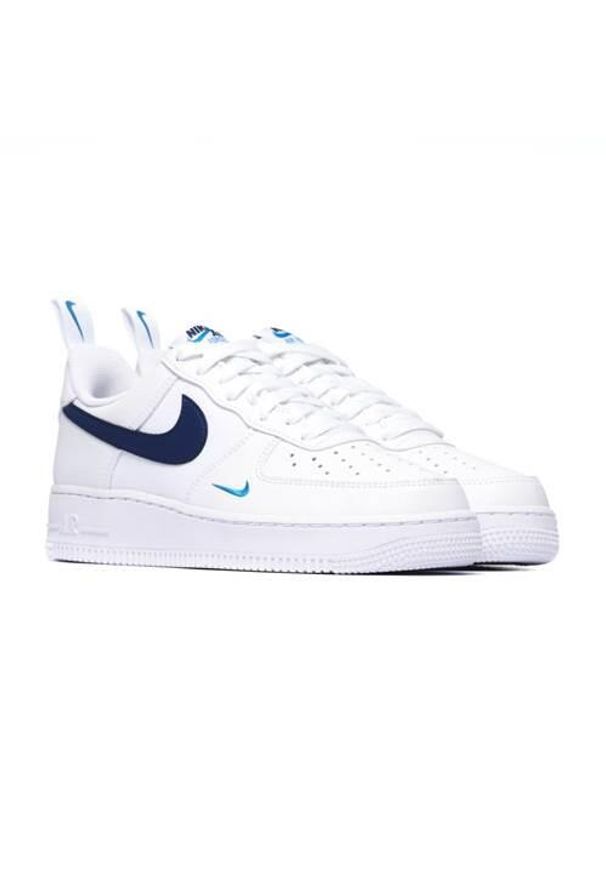 Buty do chodzenia męskie Nike Air Force 1 '07 Low. Zapięcie: sznurówki. Kolor: wielokolorowy. Materiał: guma, skóra, tkanina. Szerokość cholewki: normalna. Model: Nike Air Force. Sport: turystyka piesza