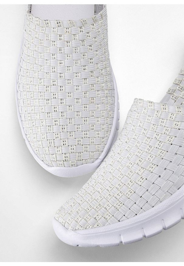 bonprix - Wygodne buty wsuwane na elastycznej podeszwie. Okazja: na co dzień. Zapięcie: bez zapięcia. Kolor: biały. Materiał: materiał