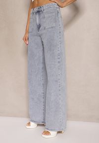 Renee - Jasnoniebieskie Jeansy z Bawełną i Wiskozą High Waist o Szerokim Kroju Galeriela. Okazja: na co dzień. Stan: podwyższony. Kolor: niebieski. Sezon: wiosna. Styl: casual #3