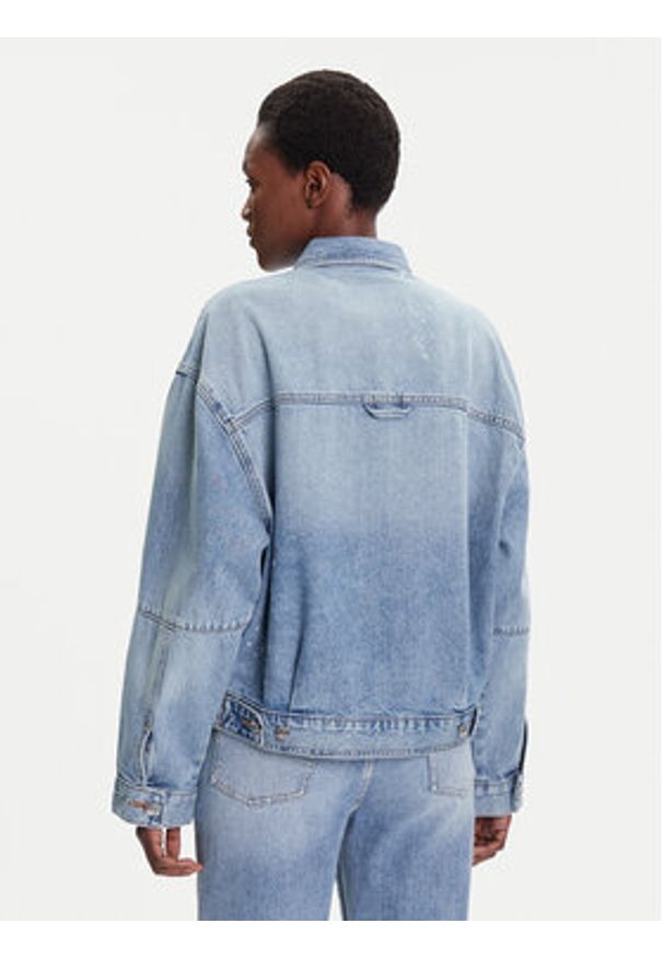 Calvin Klein Jeans Kurtka jeansowa LV047C730G Niebieski Regular Fit. Kolor: niebieski. Materiał: bawełna