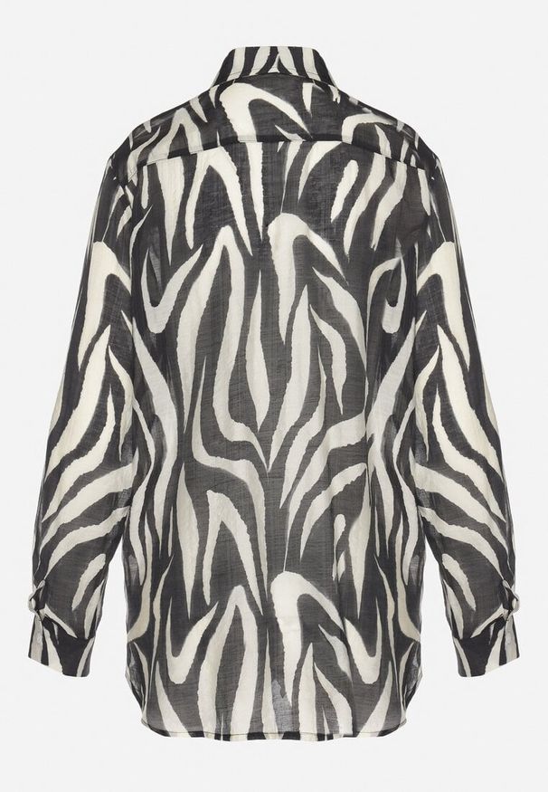 Born2be - Czarna Klasyczna Koszula w Zebrę z Przezroczystej Tkaniny z Wiskozy Bovianne. Okazja: na co dzień. Kolor: czarny. Materiał: tkanina, wiskoza. Wzór: motyw zwierzęcy. Styl: klasyczny