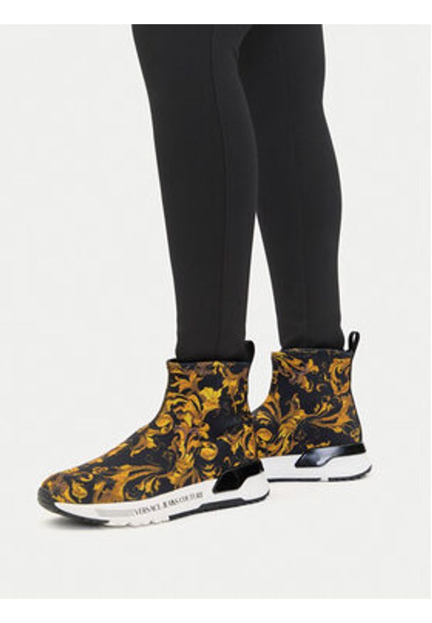Versace Jeans Couture Botki 79VA3SA4 Czarny. Kolor: czarny. Materiał: materiał