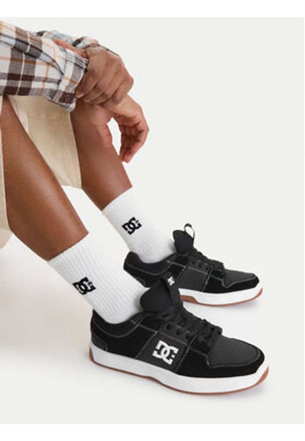 DC Shoes Sneakersy EO-LYNX ZERO ADYS100615-XKKW Czarny. Kolor: czarny. Materiał: zamsz, skóra