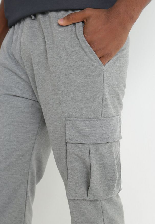 Born2be - Szare Spodnie Cargo Dresowe Evaleia. Kolor: szary. Materiał: dresówka