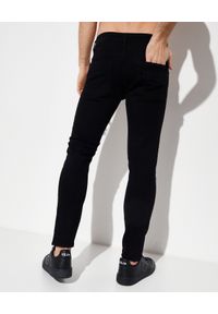 Versace Jeans Couture - VERSACE JEANS COUTURE - Czarne jeansy Straight Fit. Kolor: czarny. Wzór: aplikacja. Styl: klasyczny #4