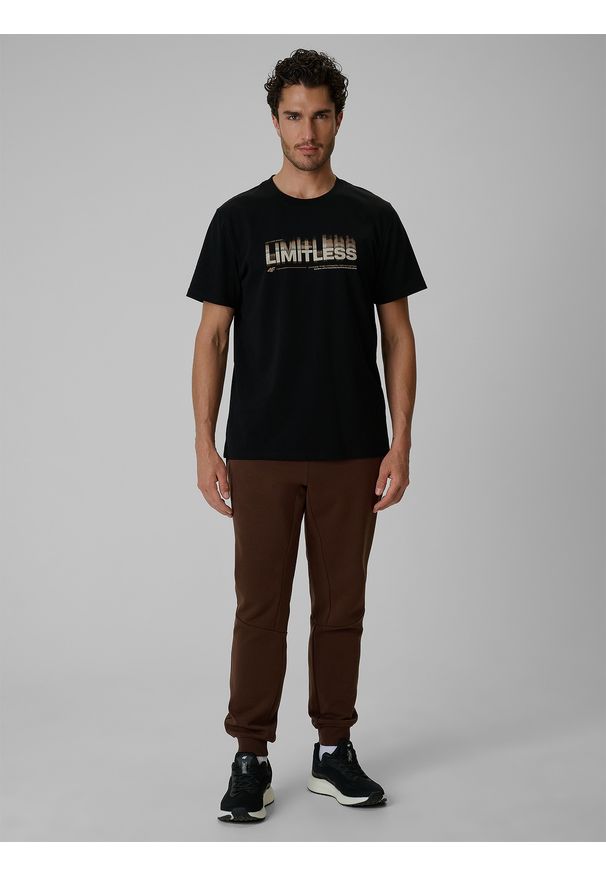 4f - 4F T-shirt regular z nadrukiem męski - czarny S. Okazja: na co dzień. Kolor: czarny. Materiał: materiał. Wzór: nadruk. Styl: casual, sportowy
