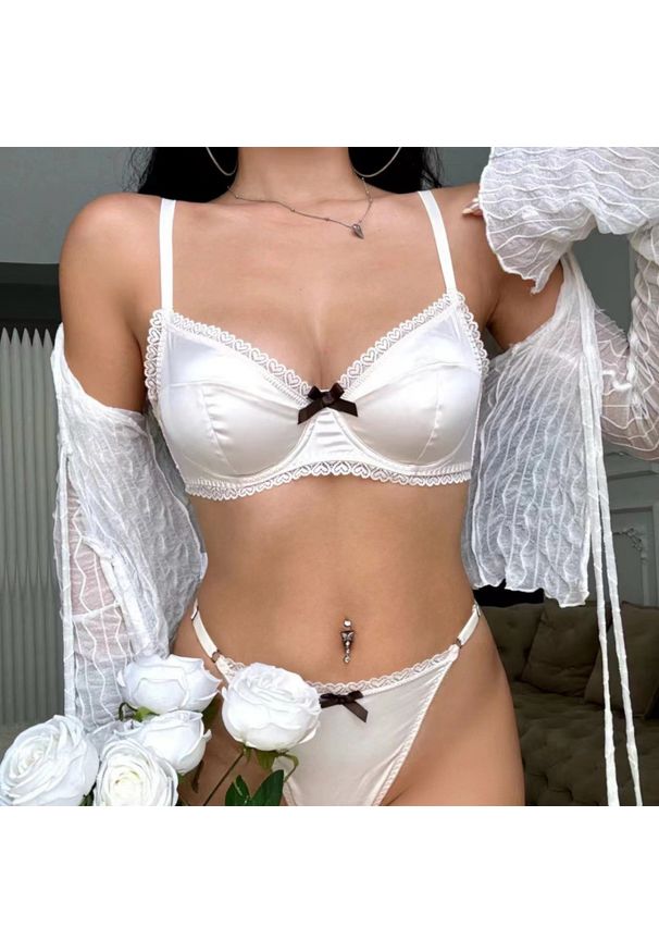 Intica - Komplet bielizny z kokardkami na specjalne okazje Kosana. Kolor: biały. Materiał: materiał. Wzór: gładki