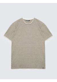 Big-Star - Koszulka męska w drobne paski khaki Fredriser 303. Okazja: na co dzień, do pracy. Kolor: zielony. Materiał: dzianina, jeans. Wzór: paski. Styl: casual #1