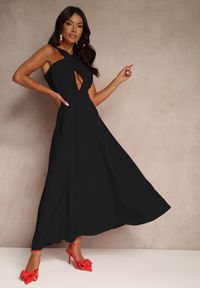 Renee - Czarna Koktajlowa Sukienka z Wiskozą i Dekoltem Halter Dolmanna. Typ kołnierza: dekolt halter. Kolor: czarny. Materiał: wiskoza. Styl: wizytowy #4