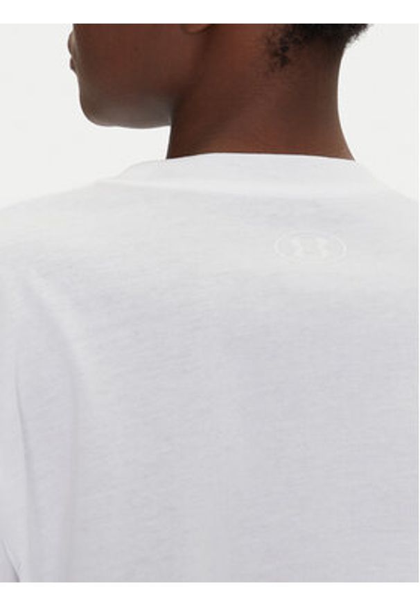 Under Armour T-Shirt Rival 1389721 Biały Loose Fit. Kolor: biały. Materiał: syntetyk, bawełna
