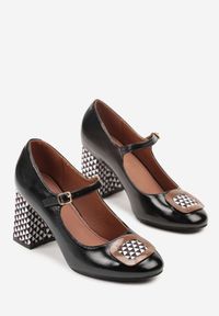 Born2be - Czarne Czółenka Vices w Stylu Retro ze Skórzaną Wkładką i Kolorową Aplikacją Vodvira. Okazja: na spotkanie biznesowe, do pracy, na co dzień. Kolor: czarny. Materiał: skóra. Wzór: kolorowy, aplikacja. Obcas: na słupku. Styl: retro #5