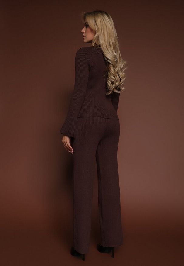 Renee - Brązowy Komplet z Dzianiny z Wiskozą Kardigan z Szerokimi Rękawami i Spodnie Cenella. Kolor: brązowy. Materiał: dzianina, wiskoza. Wzór: aplikacja