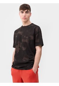 4f - T-shirt oversize z nadrukiem męski. Kolor: pomarańczowy. Materiał: dzianina, bawełna. Wzór: nadruk